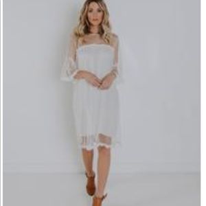 BRAND NEW NEVER WORN VICI LACE DRESS